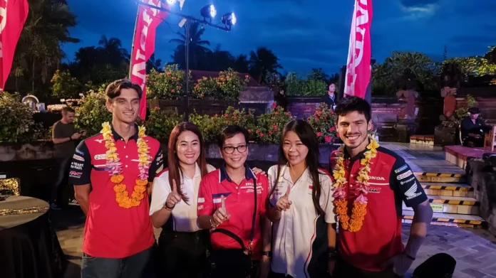 Dua pembalap tim Honda HRC Castrol, Joan Mir dan Luca Marini, tiba di Bali pada Senin, 2 Maret 2026, usai menjalani seri pembuka MotoGP musim ini di Sirkuit Buriram, Thailand. Dua pembalap tim Honda HRC Castrol, Joan Mir dan Luca Marini, tiba di Bali pada Senin, 2 Maret 2026, usai menjalani seri pembuka MotoGP musim ini di Sirkuit Buriram, Thailand.