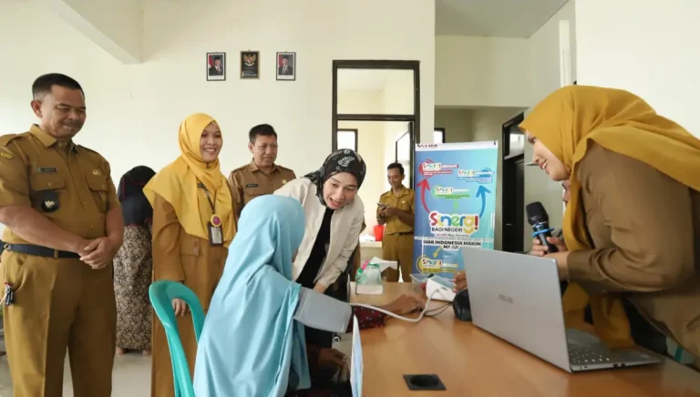 PT Astra Honda Motor bersama pemerintah daerah melatih dan mendampingi kader kesehatan di Desa Sukamukti, Bekasi, untuk meningkatkan kualitas layanan kesehatan bagi masyarakat desa.