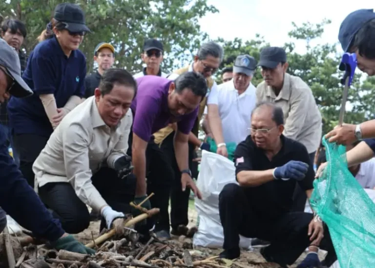 Aksi Bersih Pantai Jimbaran, Pemerintah Pusat dan Daerah Perkuat Gerakan Pilah Sampah dari Rumah