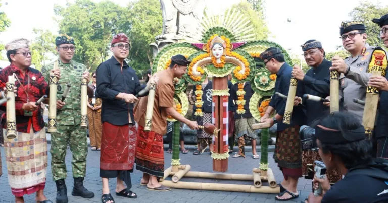 Pemerintah Kota Denpasar resmi membuka Kasanga Festival Caka 1948 Tahun 2026 yang digelar di kawasan Catus Pata Patung Catur Muka, Jumat 6 Maret 2026.