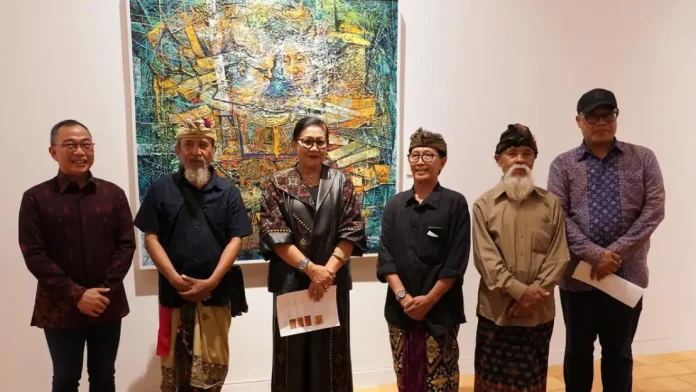 Ketua Dewan Kerajinan Nasional Daerah (Dekranasda) Provinsi Bali Ni Putu Putri Suastini Koster menegaskan bahwa perkembangan pariwisata Bali harus tetap berpijak pada nilai-nilai budaya lokal.