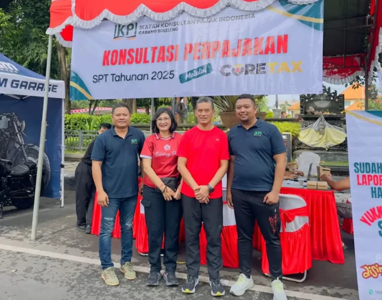 Wakil Bupati Buleleng Kunjungi Stand Konsultasi Pajak IKPI di Car Free Day Singaraja