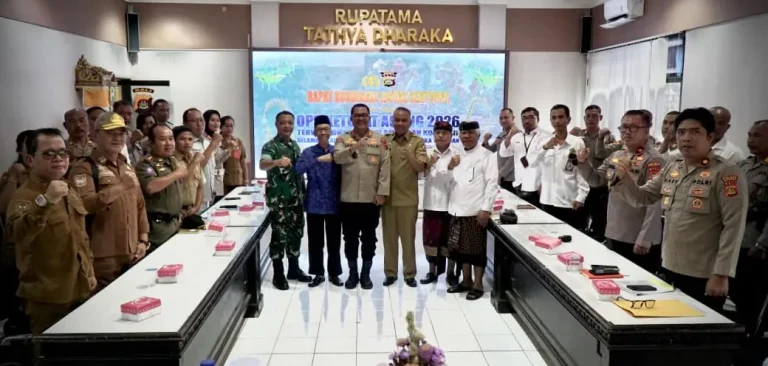 Kapolres Bangli, James I.S Rajagukguk, memimpin Rakor Lintas Sektoral Operasi Ketupat Agung 2026 untuk memastikan keamanan dan kelancaran perayaan Nyepi Saka 1948 dan Idulfitri 1447 H di wilayah Bangli.