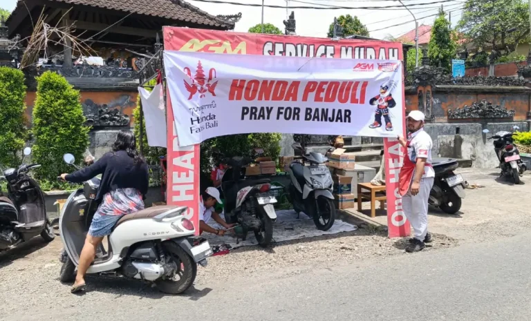 Astra Motor Bali menggelar layanan servis gratis “Honda Peduli Banjir” di Desa Banjar, Singaraja, untuk membantu 250 sepeda motor warga terdampak banjir, sebagai wujud kepedulian dan tanggung jawab sosial perusahaan.