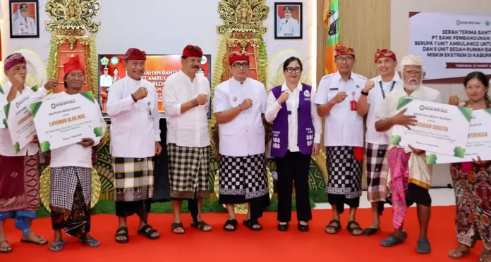 Bupati I Komang Gede Sanjaya menerima bantuan CSR dari Bank BPD Bali berupa satu ambulans dan enam bedah rumah untuk mendukung pelayanan kesehatan dan kesejahteraan masyarakat Tabanan.