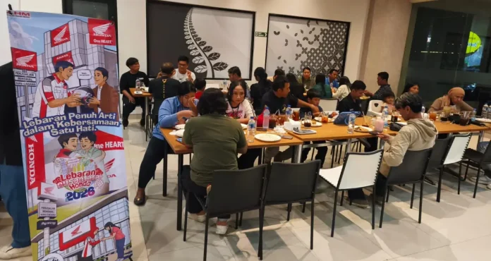 Astra Motor Bali mengajak puluhan konsumen Honda Stylo 160 mengikuti kegiatan NgabubuRide dan buka puasa bersama di Denpasar untuk mempererat kebersamaan di bulan Ramadan.