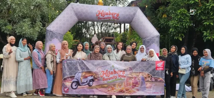 Semarak bulan suci Ramadan dimanfaatkan Astra Motor Bali untuk mengajak komunitas pengguna sepeda motor Honda mengikuti kegiatan bertajuk Hijabers on Wheels.