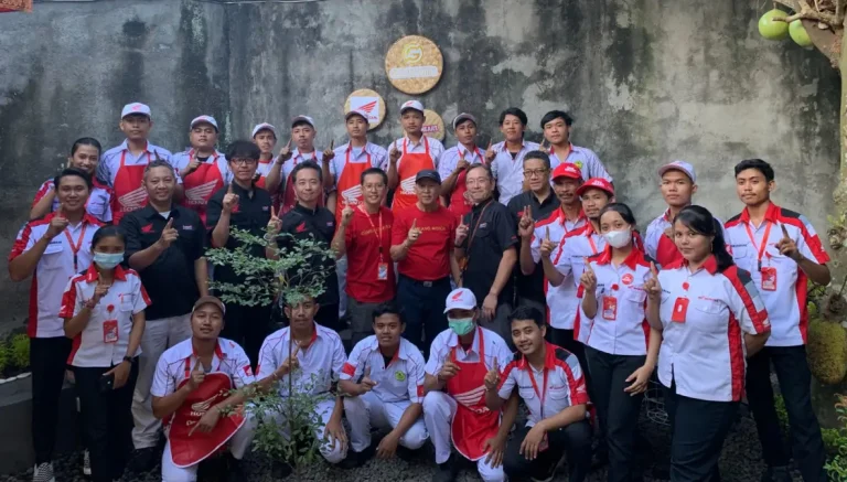 Bengkel resmi jaringan Honda, AHASS Gemilang Motor, terus berupaya memberikan pelayanan terbaik bagi pengguna sepeda motor Honda di Kabupaten Klungkung