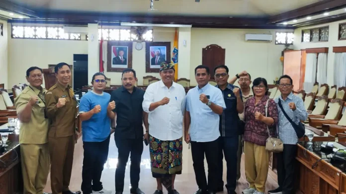 Dewan Perwakilan Rakyat Daerah (DPRD) Provinsi Bali menerima kunjungan kerja rombongan DPRD Kabupaten Buleleng bersama sejumlah wartawan dari Buleleng