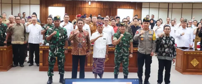 Gubernur Bali Wayan Koster mengajak Kemenag, Forkopimda, dan pemangku kepentingan mengantisipasi potensi konflik sosial menjelang Nyepi Caka 1948 dan Idul Fitri 1447 Hijriah untuk menjaga ketertiban dan kerukunan.