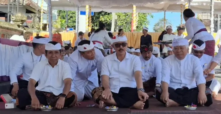 Menyambut Hari Suci Nyepi Tahun Baru Caka 1948, Pemerintah Kabupaten Bangli menggelar upacara Bhakti Mepepada Agung Wewalungan yang dipusatkan di Catus Pata (perempatan agung) Bangli, Selasa 17 Maret 2026.