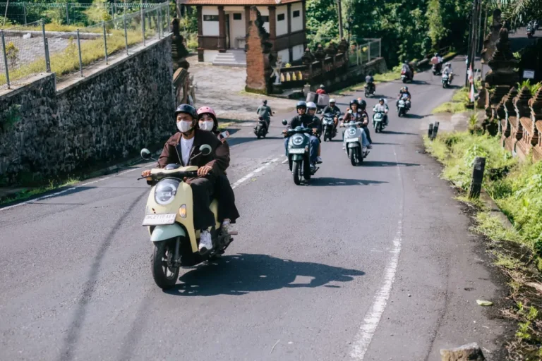 Astra Motor Bali mengimbau pengendara untuk segera memeriksa dan merawat sistem rem motor sejak muncul gejala awal demi menjaga keselamatan berkendara.