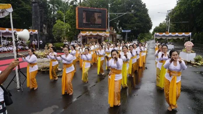 Puncak Tawur Agung Kesanga 2026 di Catus Pata Jembrana dipuput lima Sulinggih untuk menyucikan lima penjuru alam dan mensterilkan kekuatan negatif sebelum umat Hindu memasuki Catur Brata Panyepian.