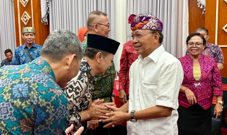 Gubernur Bali Wayan Koster menggelar pertemuan silaturahmi bersama unsur Forkopimda, FKUB, majelis agama, serta organisasi kemasyarakatan.