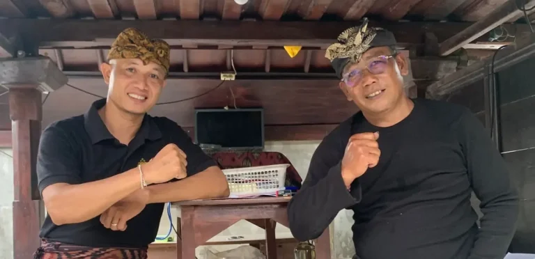 Dalam upaya memperkuat kualitas demokrasi di tingkat akar rumput, Ketua Bawaslu Kabupaten Badung, I Wayan Semara Cipta, melakukan kunjungan langsung ke sejumlah tokoh masyarakat di wilayah Kecamatan Abiansemal, Sabtu 21 Maret 2026.