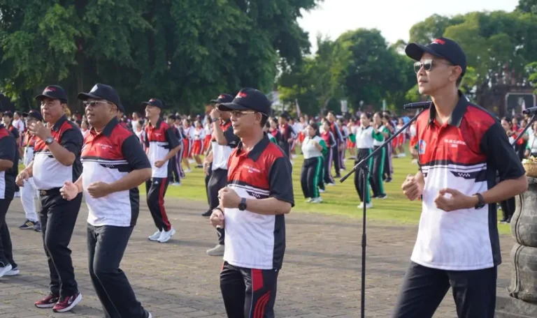 Bupati Klungkung, I Made Satria, secara resmi membuka Pekan Olahraga Pelajar (Porsenijar) Kabupaten Klungkung Tahun 2026 di Alun-Alun Ida Dewa Agung Jambe, Rabu 25 Maret 2026.
