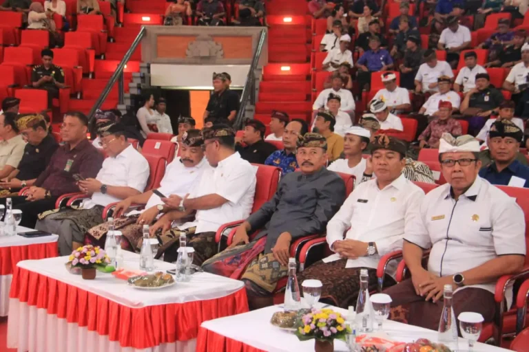 Bupati Buleleng, I Nyoman Sutjidra, menetapkan enam prioritas pembangunan 2027 melalui Musrenbang, menekankan penguatan SDM, infrastruktur, kesehatan, pendidikan, ekonomi, dan pelayanan publik untuk kesejahteraan masyarakat.