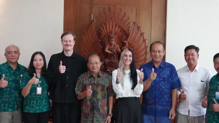 Gubernur Koster Apresiasi RS Kasih Ibu, Sembuhkan WNA Norwegia dari Penyakit Autoimun