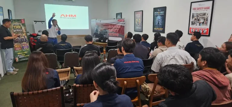 Astra Motor Bali mengedukasi karyawan PT Taurus Gemilang Group di Denpasar tentang pentingnya keselamatan berkendara, termasuk kewaspadaan terhadap bahaya microsleep melalui kampanye #Cari_Aman.
