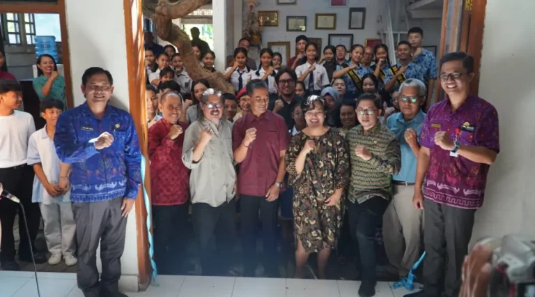 Wakil Bupati Buleleng Gede Supriatna meresmikan Perpustakaan Mahima sebagai pusat literasi dan sastra di Buleleng, mendorong generasi muda memanfaatkan fasilitas ini untuk belajar, berdiskusi, dan mengembangkan budaya literasi.