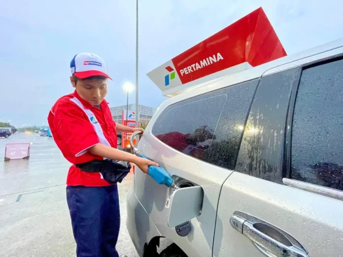 Pertamina Pertamina menegaskan belum ada keputusan resmi terkait penyesuaian harga BBM, termasuk Pertamax, per 1 April 2026, dan mengimbau masyarakat mengacu pada informasi resmi perusahaan.