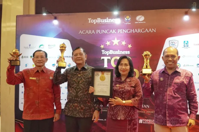 Perumda Tirta Hita Buleleng kembali menorehkan prestasi di TOP BUMD Awards 2026 sebagai bukti peningkatan kinerja, inovasi, dan komitmen dalam pelayanan air bersih kepada masyarakat.
