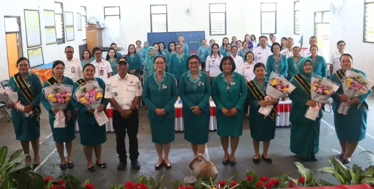 Ketua TP PKK Kabupaten Buleleng mengingatkan pengurus TP PKK, Posyandu, dan Bunda PAUD yang baru dilantik agar segera bekerja aktif menjalankan program dan tidak hanya diam setelah pelantikan.