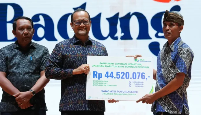 Pemerintah Kabupaten Badung bersama Tim Penggerak PKK menggelar puncak peringatan Hari Kartini melalui ajang “Semangat Kartini (Sekar) Badung 2026” di Balai Budaya Giri Nata Mandala, Puspem Badung, Selasa 21 April 2026.