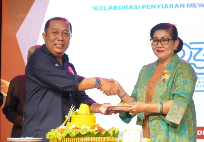 Peringatan Hari Penyiaran Nasional ke-93 yang digelar di Gedung Kertha Sabha menjadi momentum untuk mengingatkan pentingnya kualitas dan integritas dalam dunia penyiaran.