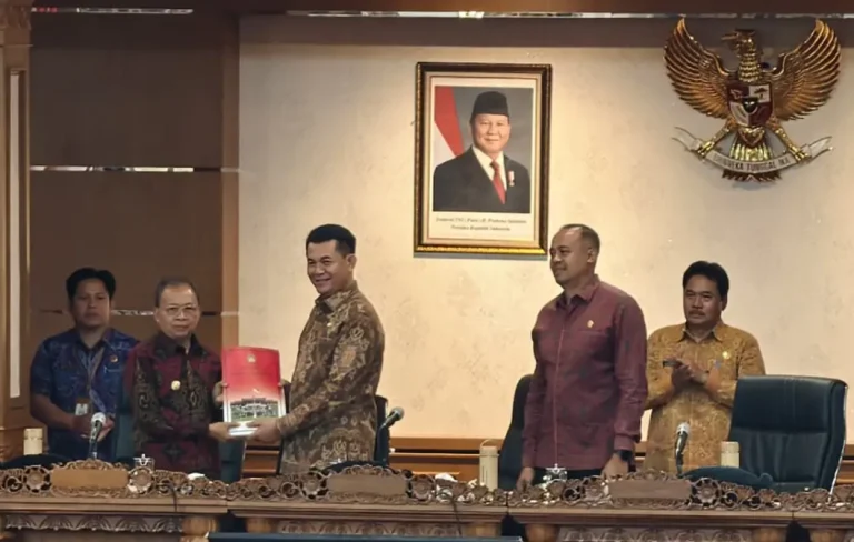 Panitia Khusus (Pansus) Tata Ruang, Aset, dan Perizinan (TRAP) DPRD Provinsi Bali menyampaikan sejumlah rekomendasi strategis kepada Gubernur Bali, Wayan Koster.