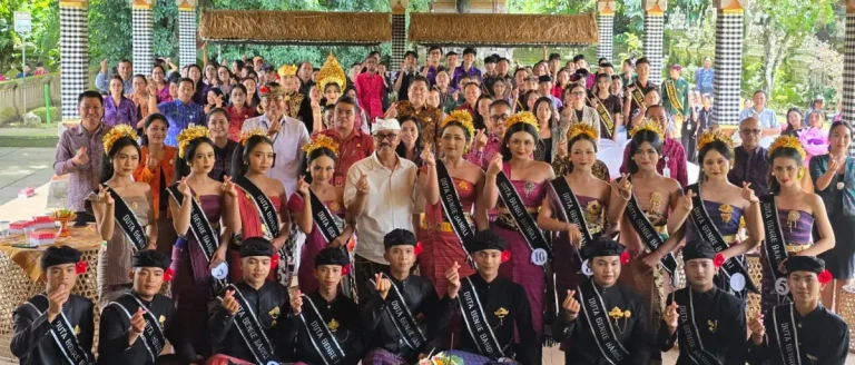 Puncak Pemilihan Duta Generasi Berencana (GenRe) Kabupaten Bangli Tahun 2026 berlangsung meriah di kawasan Tugu Pahlawan, Desa Wisata Penglipuran, Jumat 10 April 2026.