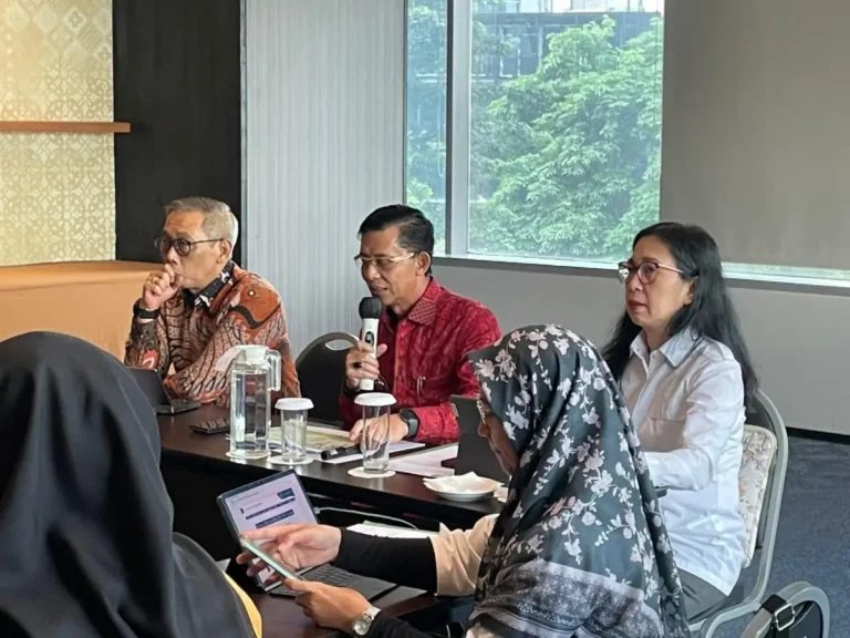 Bupati I Made Satria menghadiri rapat strategis di Hotel Mercure Jakarta Gatot Subroto untuk memperkuat perlindungan lahan pertanian berkelanjutan demi menjaga ketahanan pangan di Klungkung.
