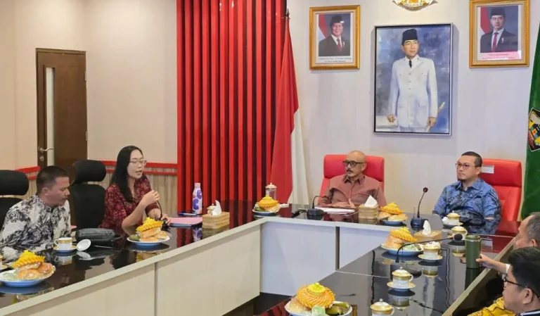 Pemerintah Kabupaten Mamuju Tengah, Sulawesi Barat, pada Selasa 14 April 2026, yang secara khusus datang untuk mempelajari model penataan perangkat daerah.