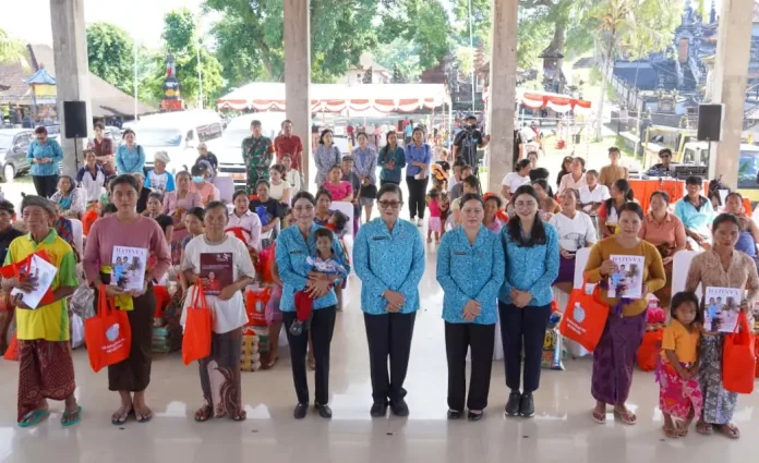 TP PKK Bali Gelar Aksi “Bergerak dan Berbagi” di Nusa Penida, Fokus Sampah dan Gizi Keluarga
