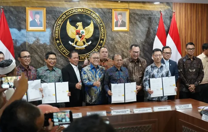 Gubernur Bali, Wayan Koster, menyepakati pembangunan PSEL di Bali yang dimulai Juli 2026 untuk mengolah sampah menjadi listrik, dengan penekanan pada pentingnya pemilahan sampah dari sumber oleh masyarakat.