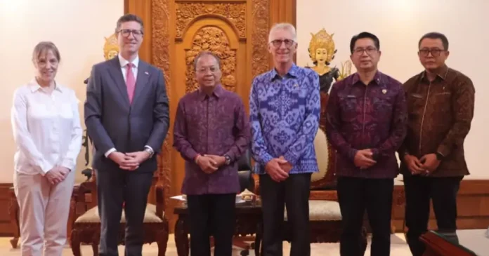 Gubernur Bali Wayan Koster menerima kunjungan Wakil Duta Besar Swiss Mathias Domenig bersama Konsul Jenderal Swiss di Bali Gerhard L. Nut