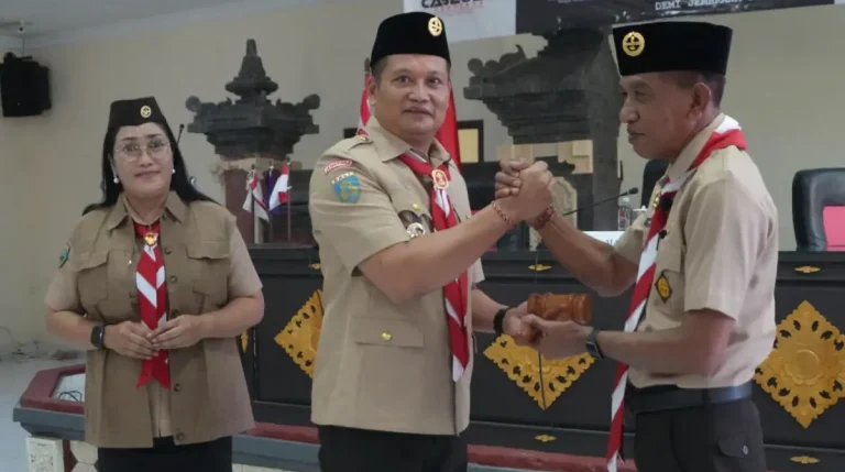 Bupati Jembrana I Made Kembang Hartawan membuka Raker Kwarcab Pramuka dan mendorong Pramuka menjadi pusat inovasi karakter untuk mewujudkan SDM unggul dan program yang berdampak bagi masyarakat.
