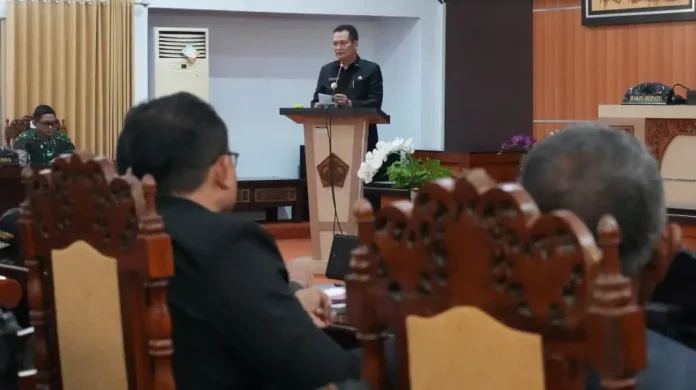 DPRD Kabupaten Jembrana menggelar Rapat Paripurna II Masa Persidangan II Tahun Sidang 2025/2026, Senin 27 April 2026, dengan agenda utama penyampaian keputusan dewan atas rekomendasi Laporan Keterangan Pertanggungjawaban (LKPJ) Bupati Jembrana Tahun 2025.