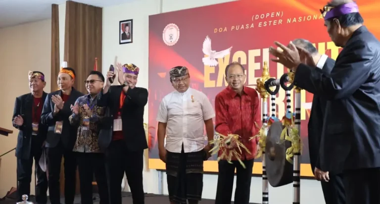 Gubernur Bali Wayan Koster secara resmi membuka kegiatan Doa Puasa Ester Nasional (DOPEN) 2026 yang mengusung tema Excellent Spirit