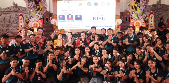 Ketua TP PKK Kabupaten Buleleng, Wardhany Sutjidra menghadiri sekaligus membuka kegiatan “RISE for Nation: Pendidikan Sebagai Kunci Kebangkitan dan Solusi Sampah” yang digelar RISE-Talks Singaraja bekerja sama dengan SMKN 1 Kubutambahan di Aula Yayasan Dana Punia, Banyuning, Sabtu 9 Mei 2026.