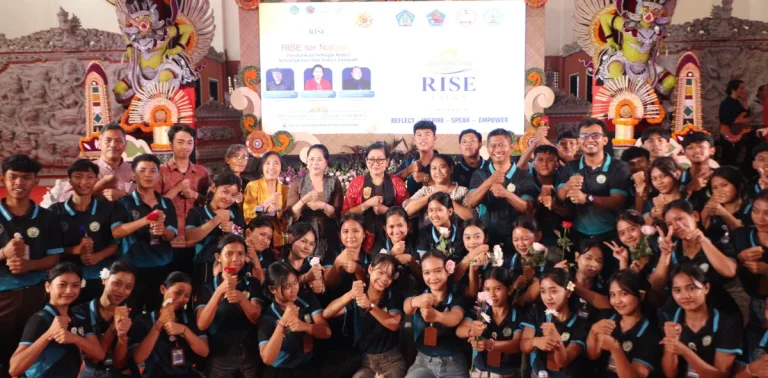 Ketua TP PKK Kabupaten Buleleng, Wardhany Sutjidra menghadiri sekaligus membuka kegiatan “RISE for Nation: Pendidikan Sebagai Kunci Kebangkitan dan Solusi Sampah” yang digelar RISE-Talks Singaraja bekerja sama dengan SMKN 1 Kubutambahan di Aula Yayasan Dana Punia, Banyuning, Sabtu 9 Mei 2026.