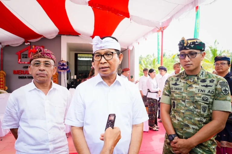 Bupati Badung I Wayan Adi Arnawa menghadiri peluncuran operasional 1.061 Koperasi Desa/Kelurahan Merah Putih (KDKMP) yang digelar secara virtual dari KDKMP Desa Sembung, Kecamatan Mengwi, Sabtu 16 Mei 2026.