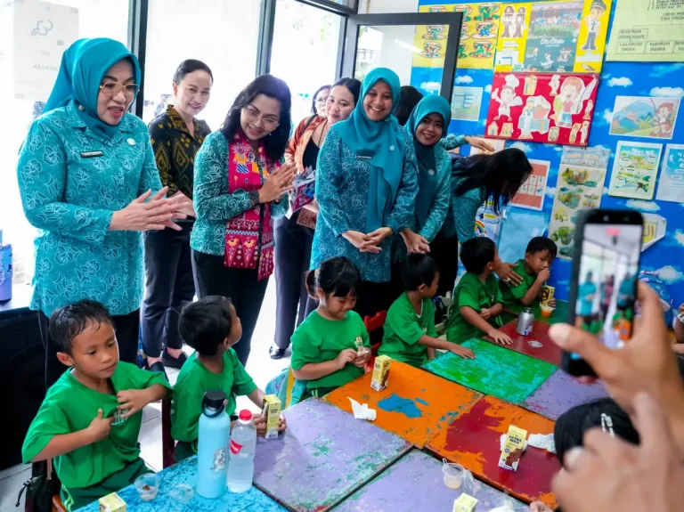 Ketua TP. PKK sekaligus Bunda PAUD Kabupaten Badung, Nyonya Rasniathi Adi Arnawa melakukan kunjungan kerja (study tiru) ke Kota Tangerang dan Kota Administrasi Jakarta Pusat, Rabu (6/5).
