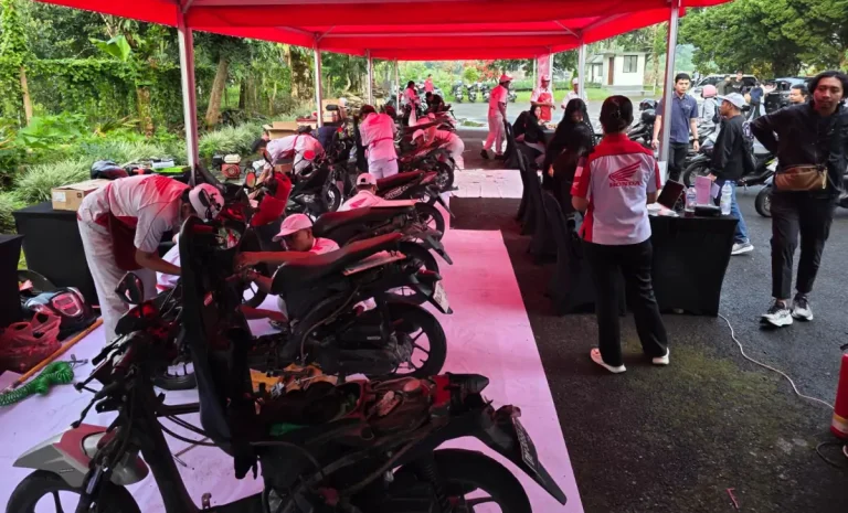 Astra Motor Bali menghadirkan layanan purna jual melalui program Service Kunjung dalam kegiatan Youth Bali Partnership yang berlangsung di Wisma Nangun Kerti, Bedugul, pada 1 Mei 2026.