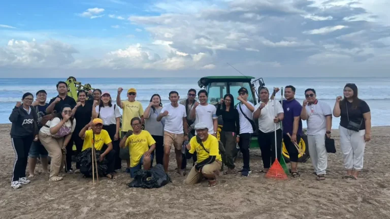 Fame Hotel Sunset Road Gandeng Komunitas, Kampanyekan Pilah Sampah di Pantai Legian