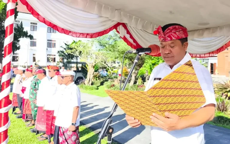Pemerintah Kabupaten Bangli memperingati Hari Pendidikan Nasional (Hardiknas) 2026 melalui upacara bendera yang digelar di halaman Kantor Bupati Bangli, Sabtu 2 Mei 2026.
