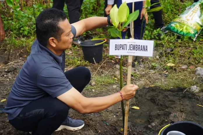 Bupati Jembrana, I Made Kembang Hartawan, bersama Wakil Bupati I Gede Ngurah Patriana Krisna, secara resmi mencanangkan Bulan Bhakti Gotong Royong Masyarakat (BBGRM) Tahun 2026 dan Hari Kesatuan Gerak (HKG) PKK ke-54 tingkat Kabupaten Jembrana.
