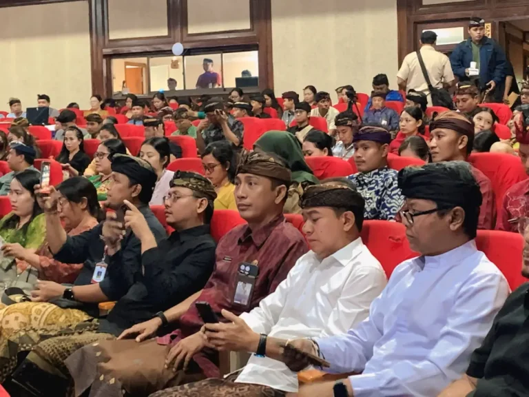 Pemkab Buleleng mengikuti Bimtek aplikasi Perlinsos di Denpasar untuk memperkuat digitalisasi bantuan sosial agar lebih cepat, tepat, dan transparan melalui sistem yang terintegrasi.