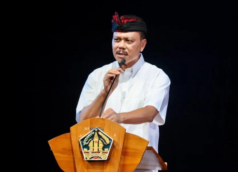Pemerintah Provinsi Bali mendapat kepercayaan dari pemerintah pusat sebagai satu-satunya provinsi yang seluruh kabupaten/kotanya dilibatkan dalam program percontohan digitalisasi bantuan sosial (bansos).