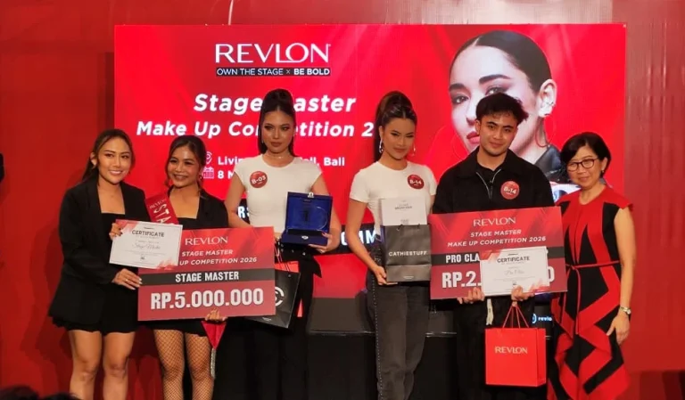 Revlon Indonesia menghadirkan ajang Revlon Stage Master Makeup Competition 2026 di Atrium Living World Denpasar, Jumat, 8 Mei 2026. 